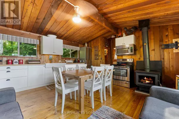 Frontenac (frontenac North), ON K0H1K0,3280 UPPER MAZINAW LAKE ROAD