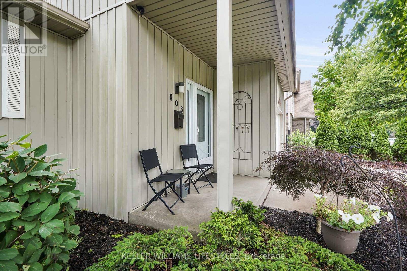 London South (south N), ON N6K1G5,608 VILLAGE GREEN AVENUE
