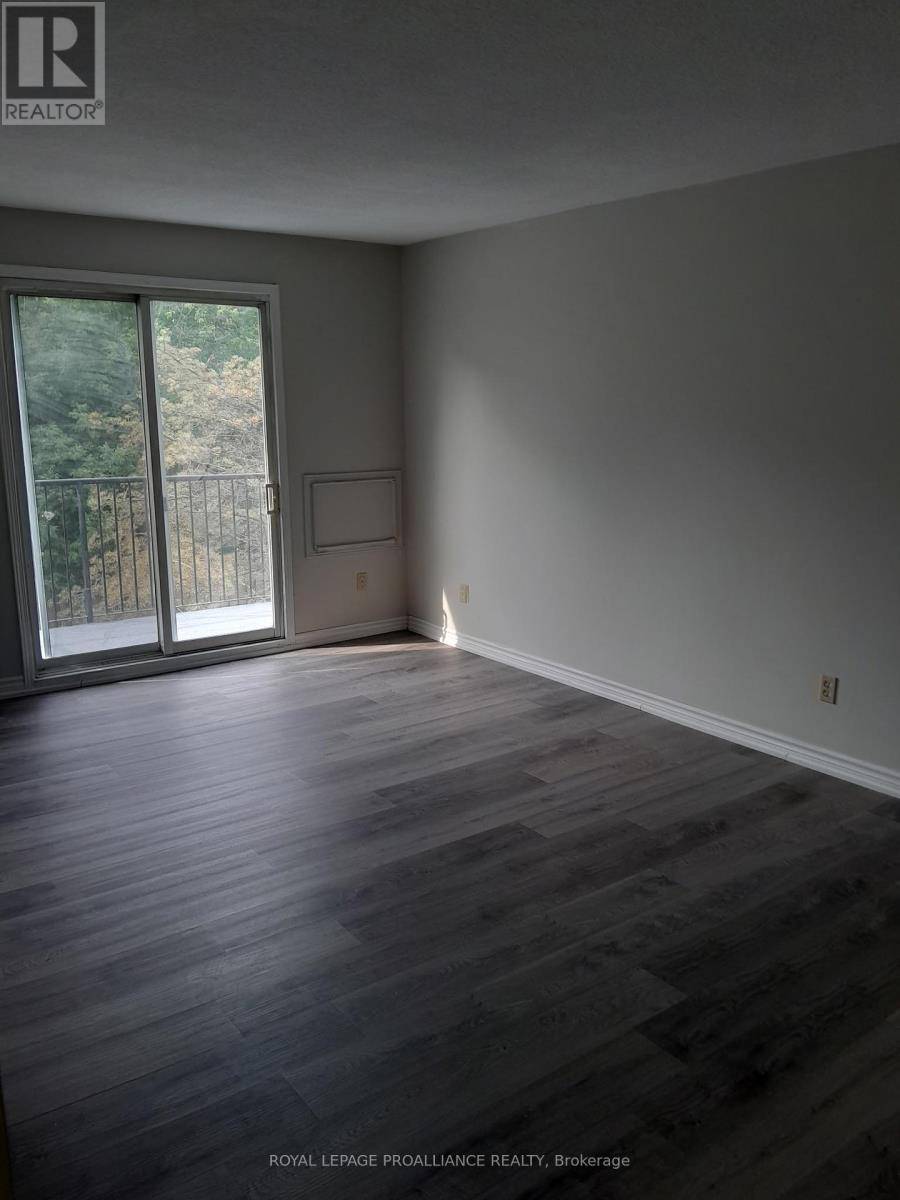 Belleville (belleville Ward), ON K8P2B5,35C Union ST #301