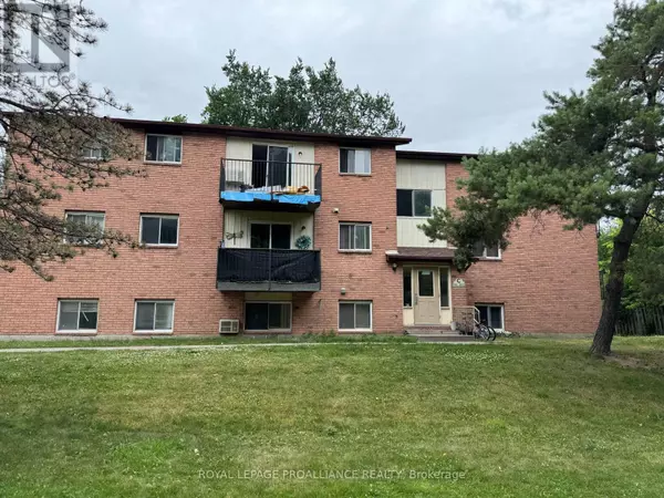 Belleville (belleville Ward), ON K8P2B5,35C Union ST #301