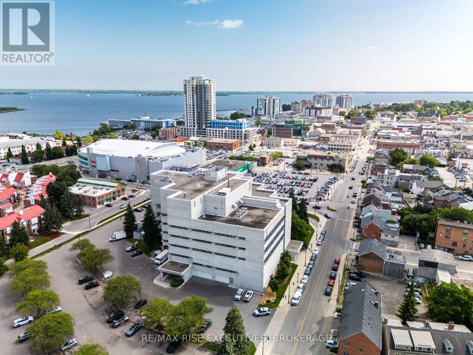 Kingston, ON K7K6E1,49 Place D' Armes #503