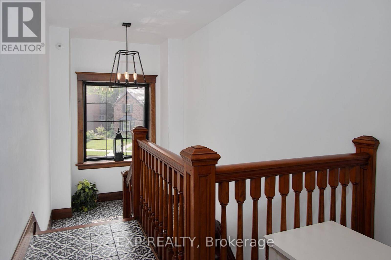 London South (south F), ON N6C1V8,130 Windsor CRES #4