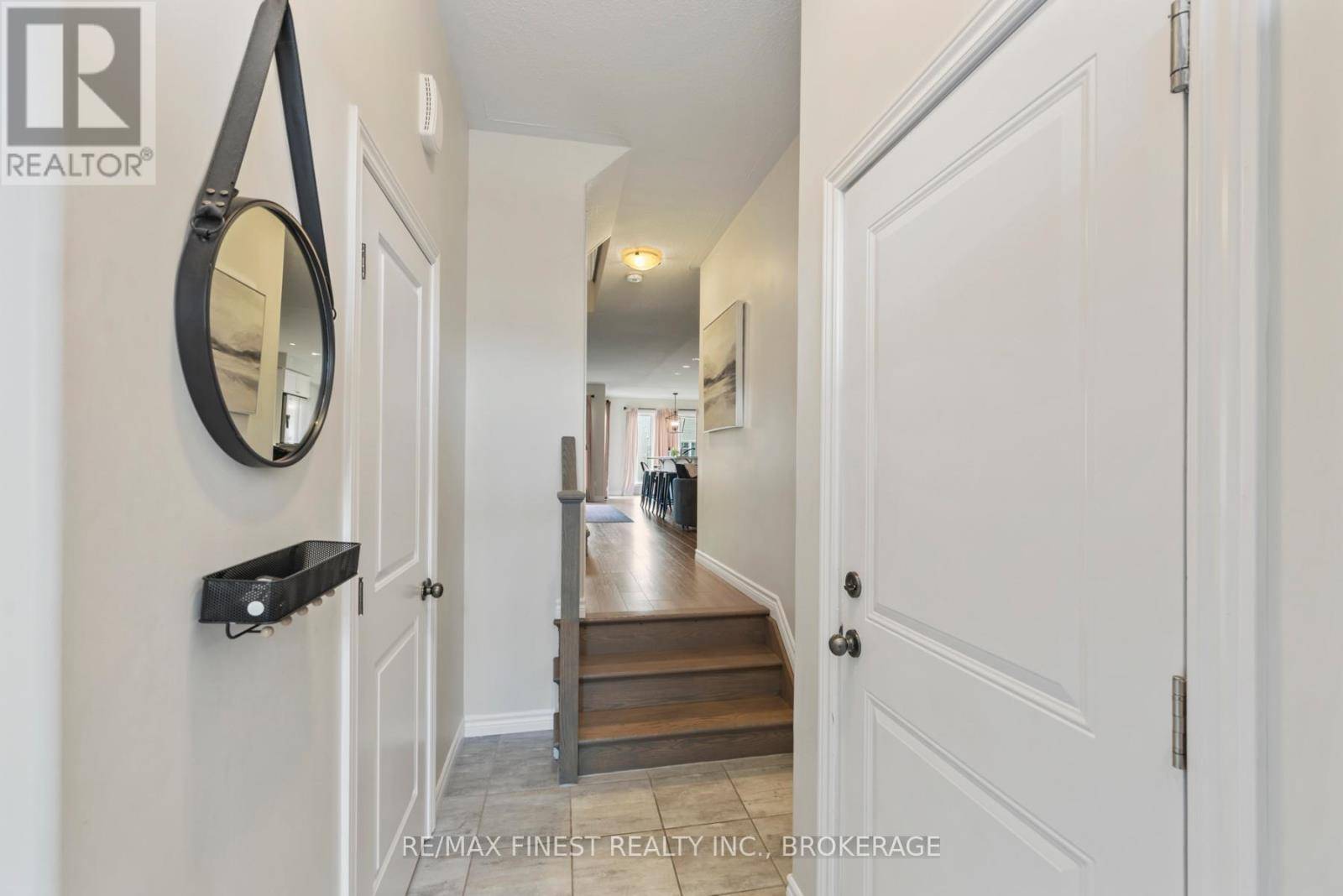 Kingston (city Northwest), ON K7P0R9,1440 MONARCH DRIVE