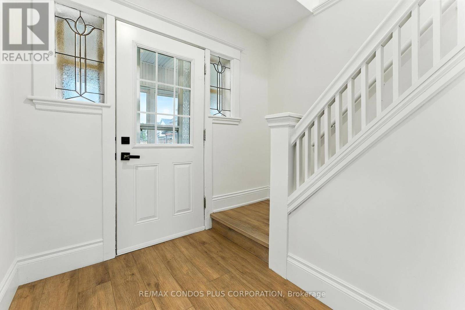 Hamilton (crown Point), ON L8L1Y2,69 ROXBOROUGH AVENUE