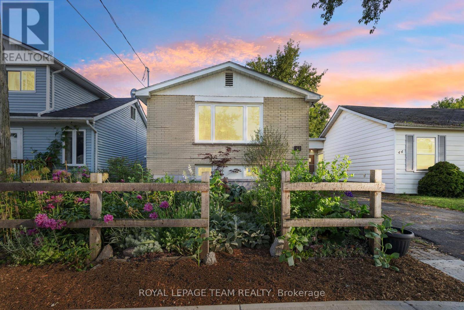 42 FOURTH AVENUE, Kingston (east Of Sir John A. Blvd), ON K7K2K2