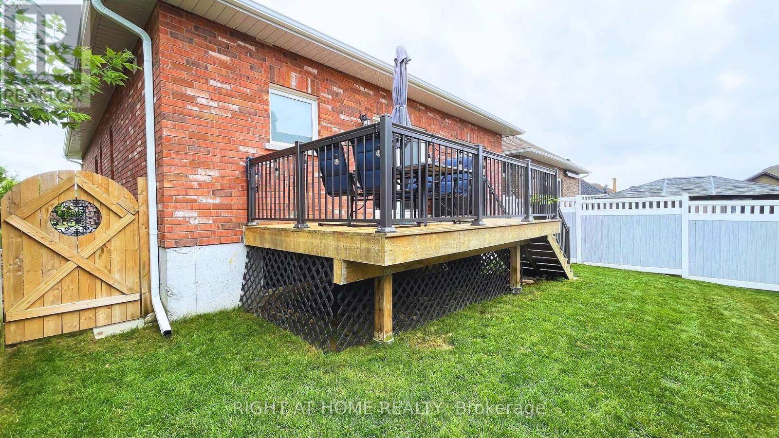 Kawartha Lakes (lindsay), ON K9V0C3,20 HOLTOM STREET