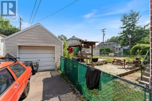 Ottawa, ON K1Z7R1,1350 LEASIDE AVENUE