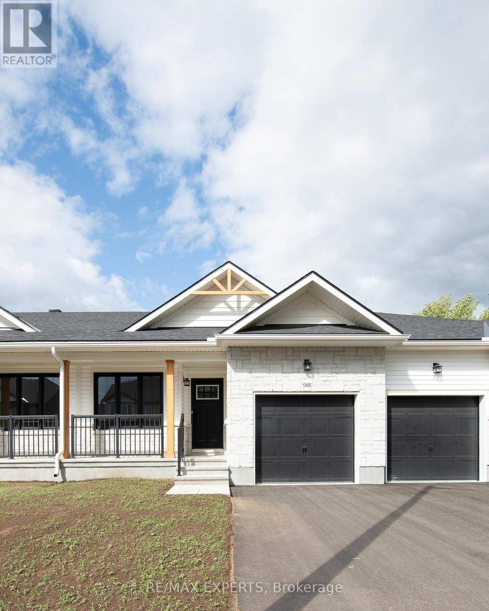 Smiths Falls, ON K7A0A9,98 WHITCOMB CRESCENT