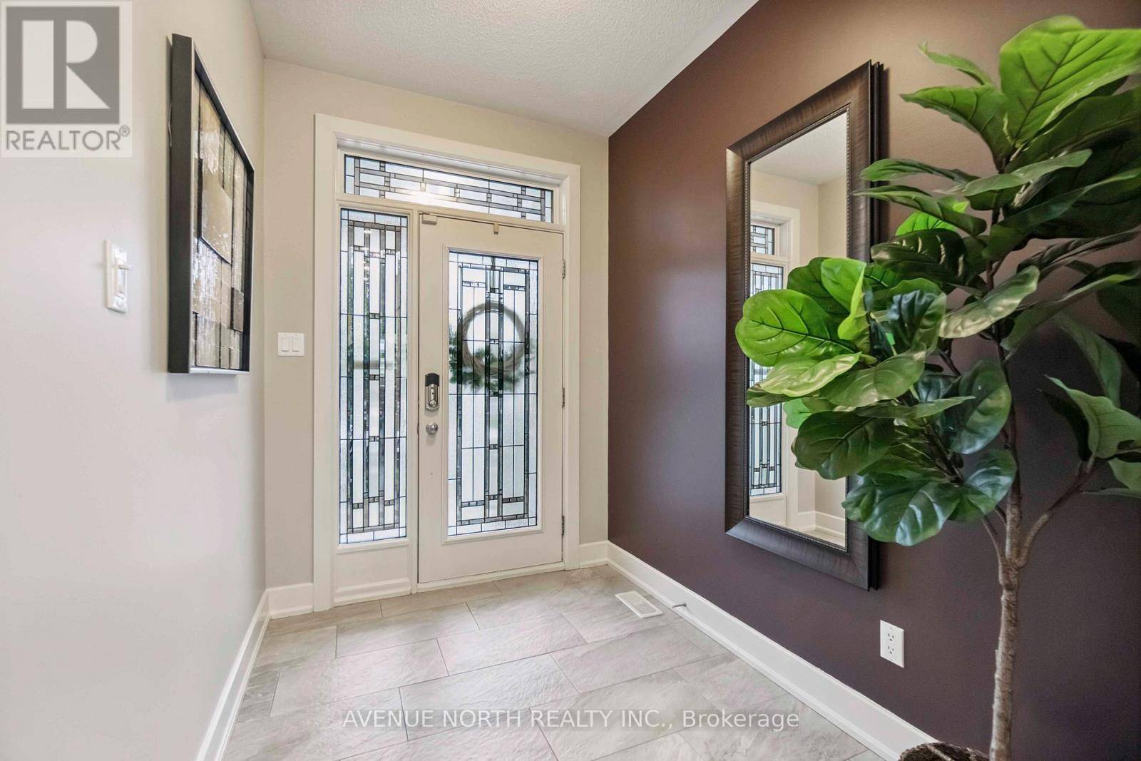 Ottawa, ON K1T0J8,718 BUNCHBERRY WAY