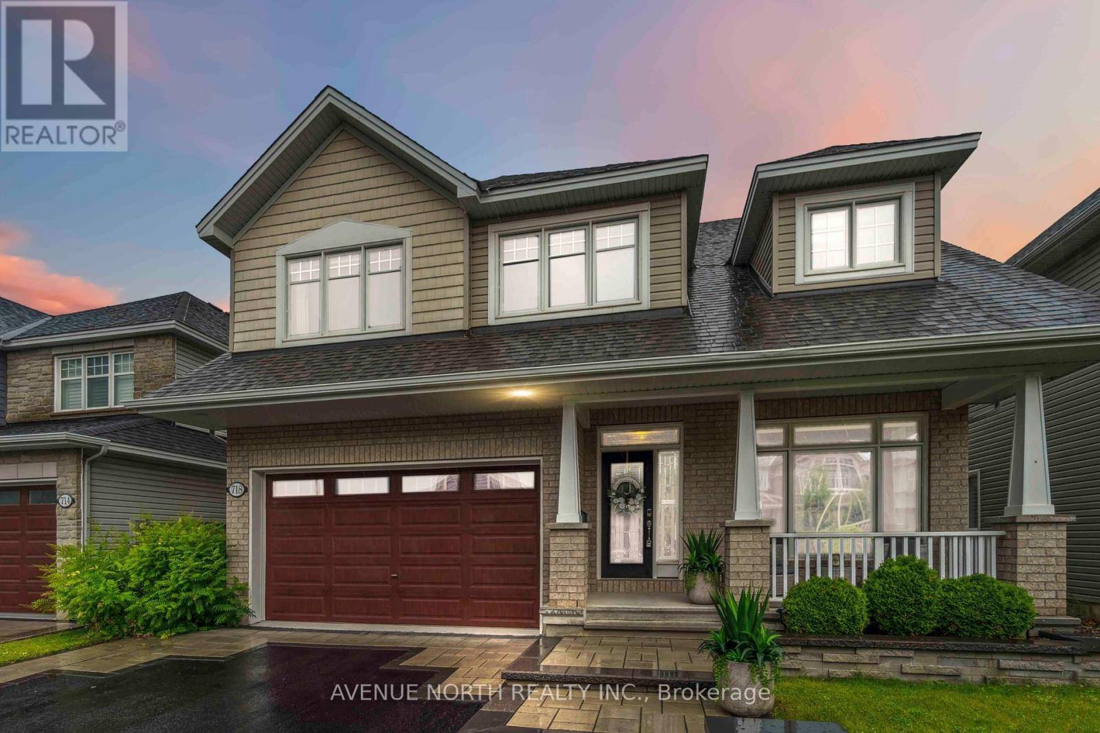 718 BUNCHBERRY WAY, Ottawa, ON K1T0J8