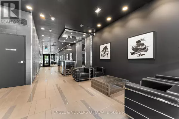 Ottawa, ON K1R0C1,224 Lyon ST #303