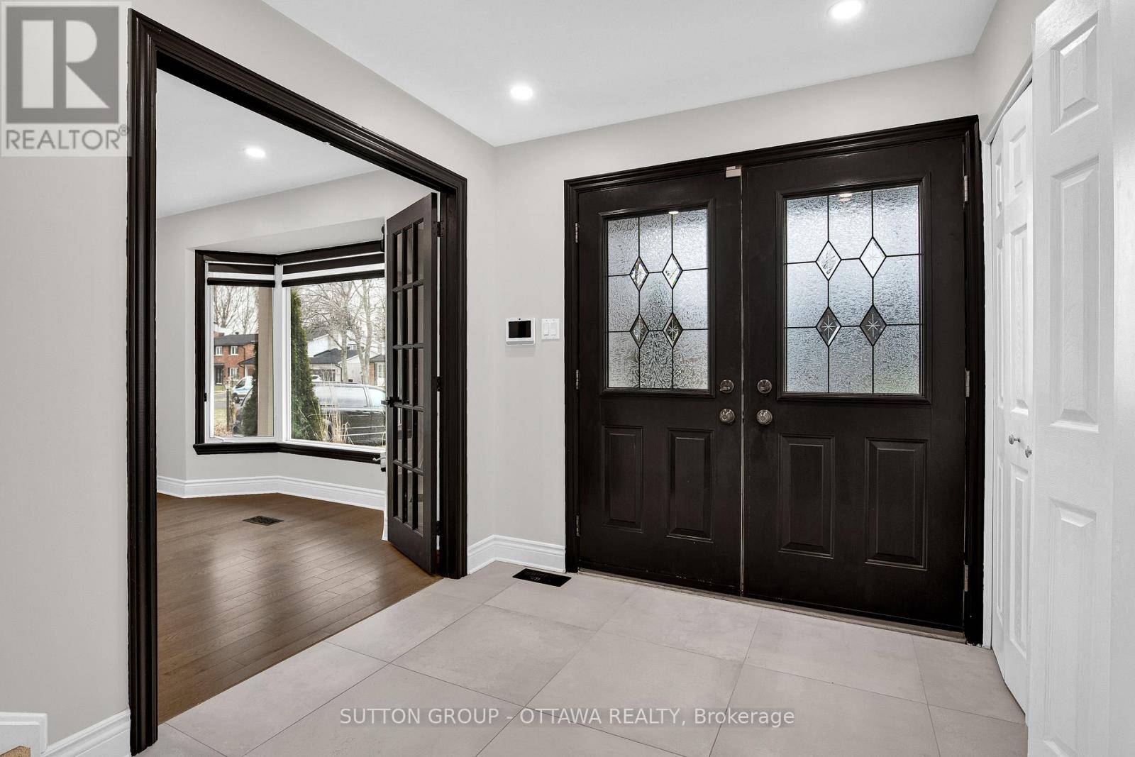 Ottawa, ON K2E7C5,13 WEATHERWOOD CRESCENT