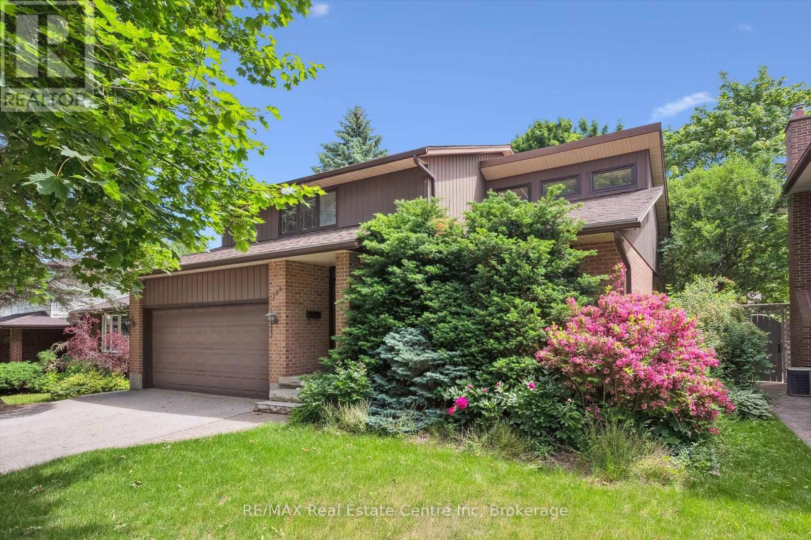 Guelph (kortright West), ON N1G3K3,208 IRONWOOD ROAD E