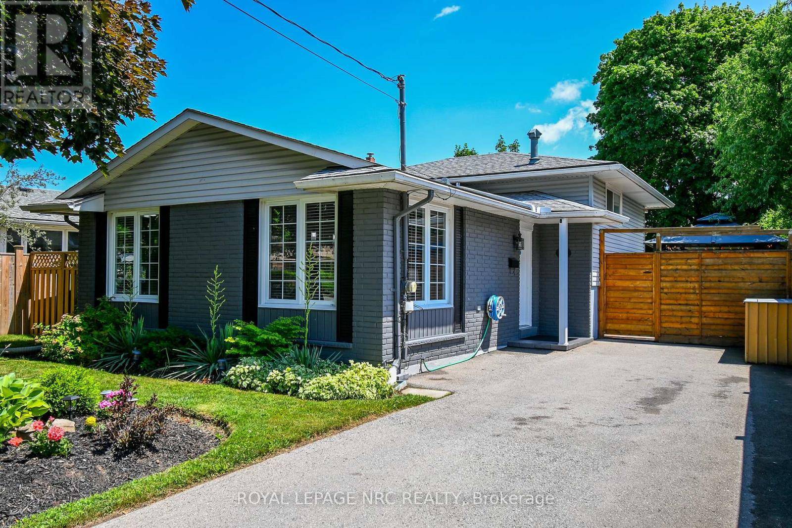 St. Catharines (port Weller), ON L2M6N4,56 PEARCE AVENUE