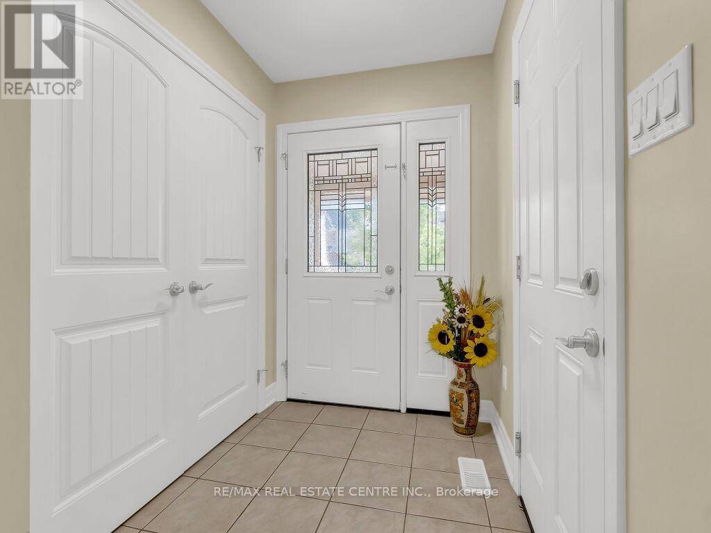Guelph (pineridge/westminster Woods), ON N1L0K1,269 GOODWIN DRIVE