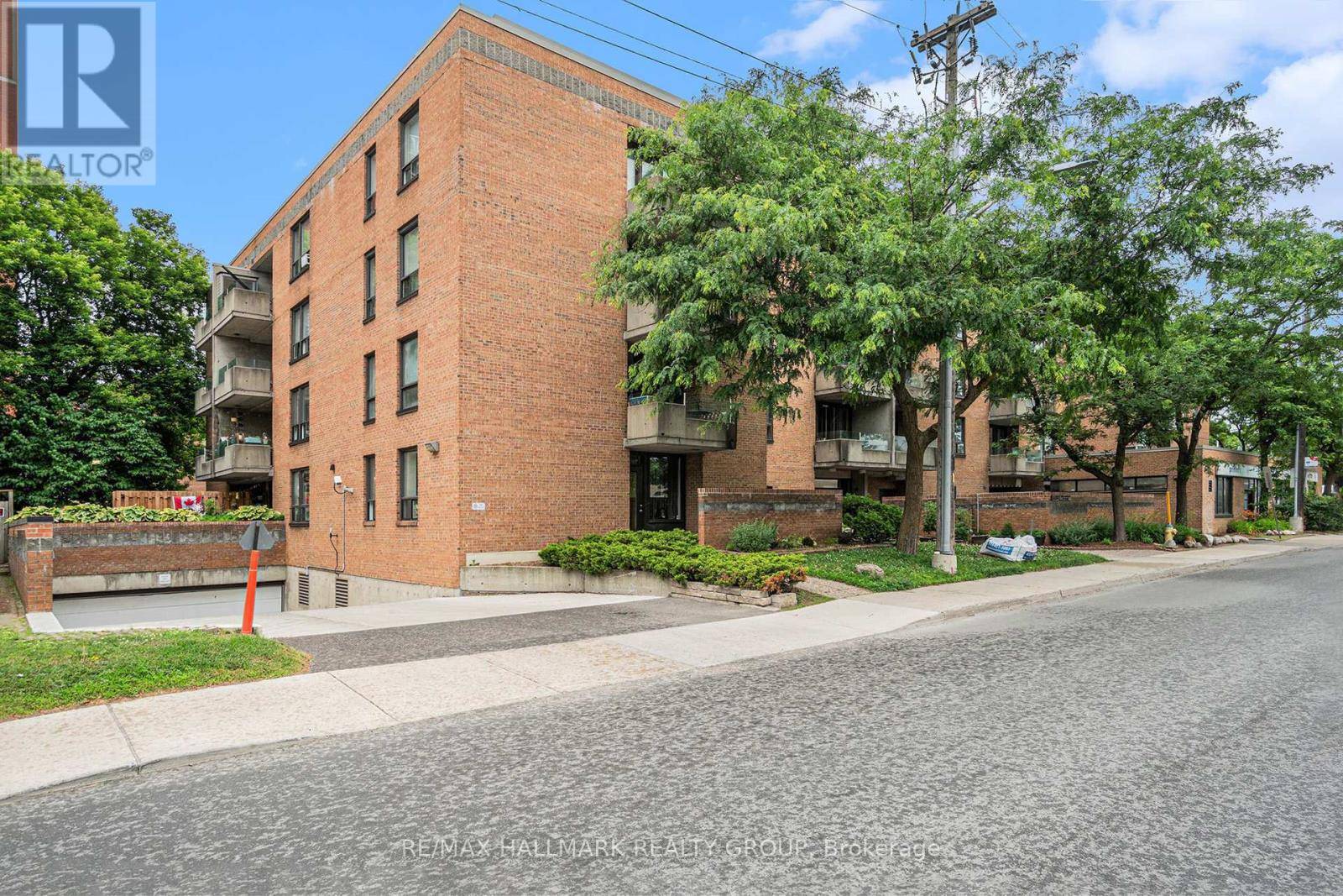 Ottawa, ON K1H8N7,1177 Belanger AVE #411