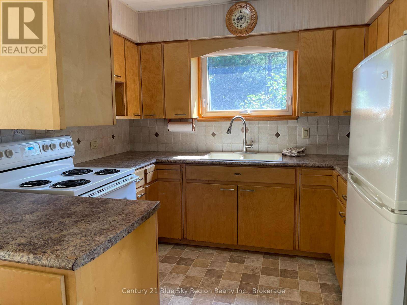 North Bay (birchaven), ON P1C0A8,773 ANITA AVENUE