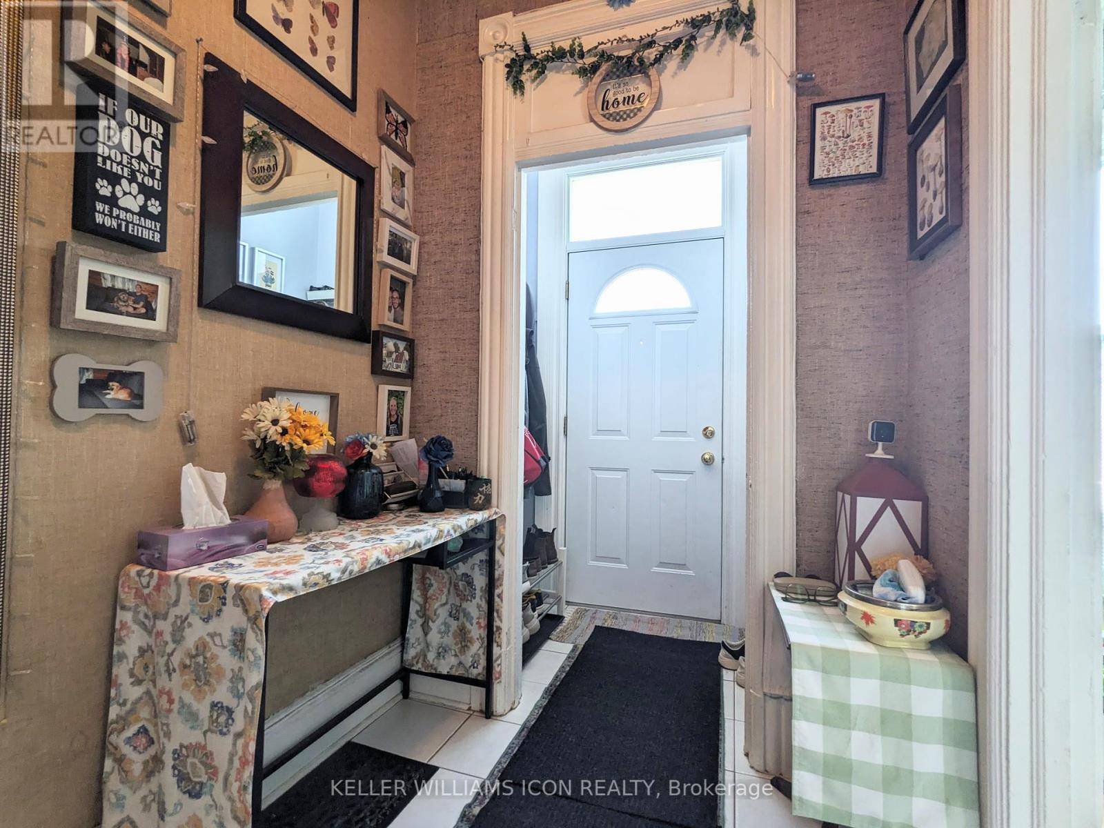 Ottawa, ON K1R5T7,453 Catherine ST #451 & 453