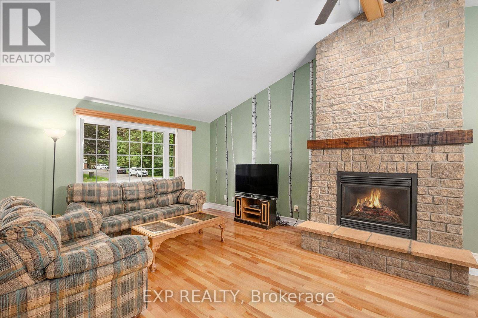 Ottawa, ON K0A2W0,3313 WILD CHERRY DRIVE