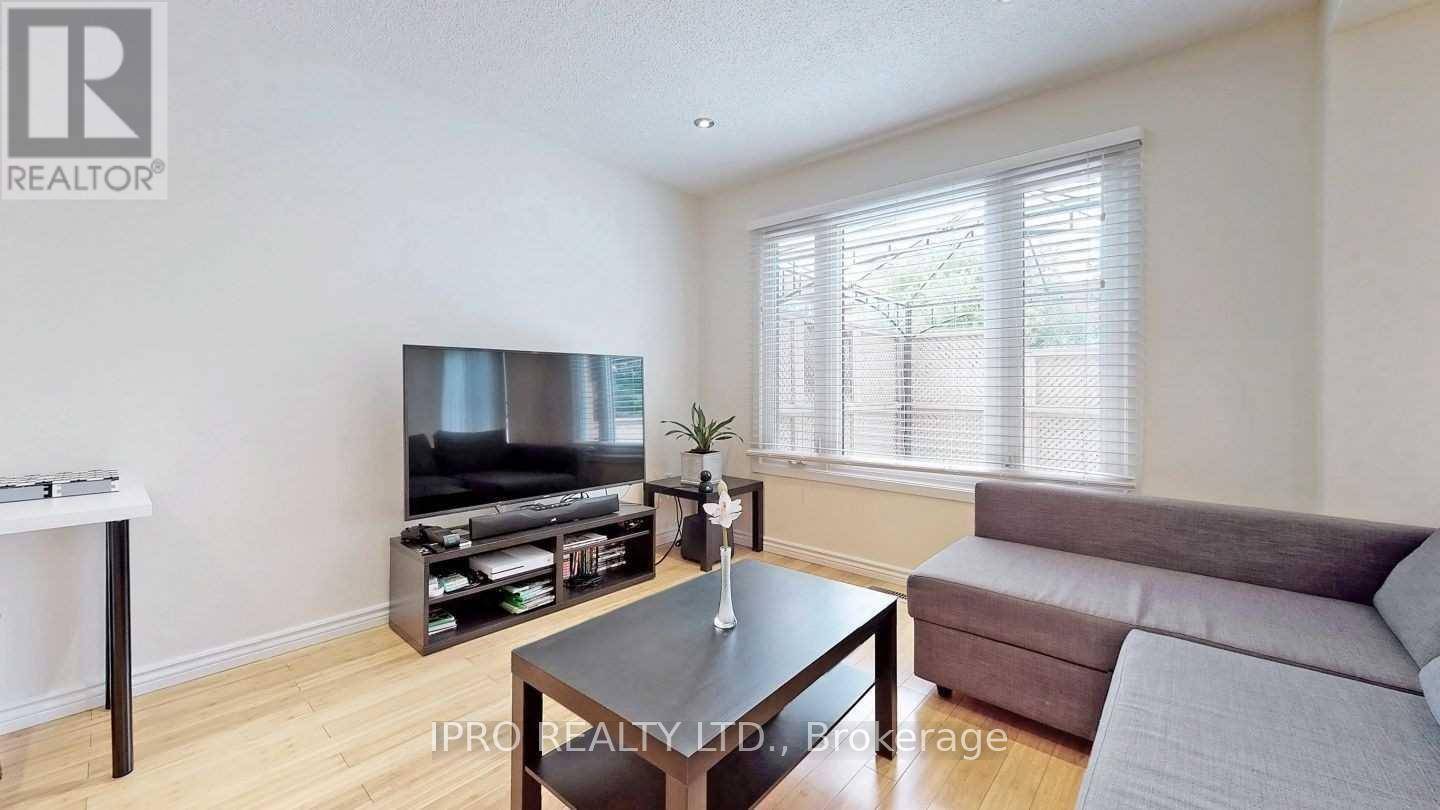 Hamilton (stoney Creek), ON L8E3Z5,51 RUSSET COURT