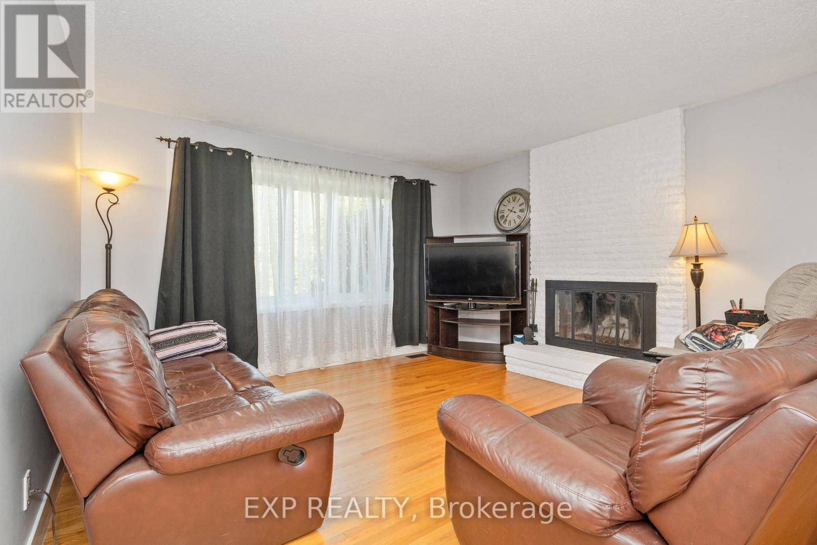 Ottawa, ON K1E1W3,322 GALLOWAY DRIVE