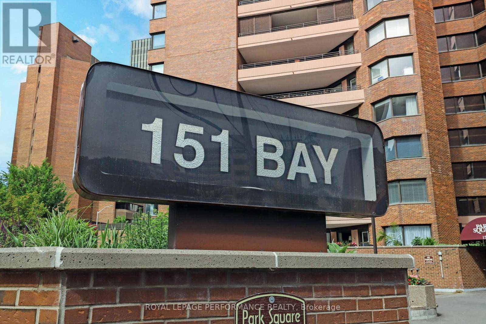 151 Bay ST #802, Ottawa, ON K1R7T2