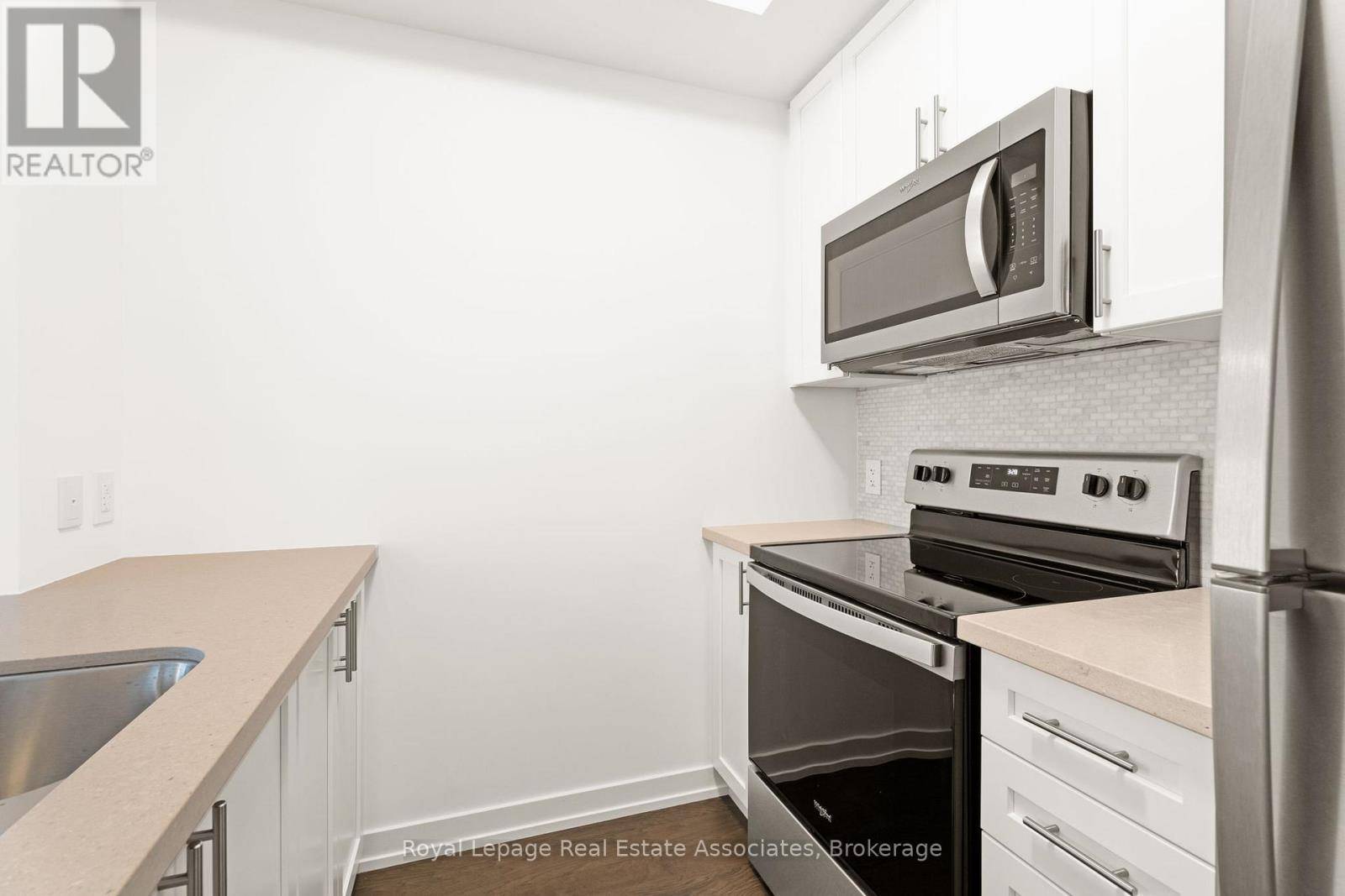 Hamilton (waterdown), ON L8B2A5,460 Dundas ST East #434