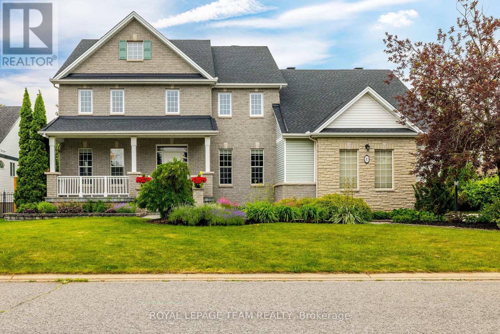 Ottawa, ON K2S1W5,10 BEECHGROVE GARDENS