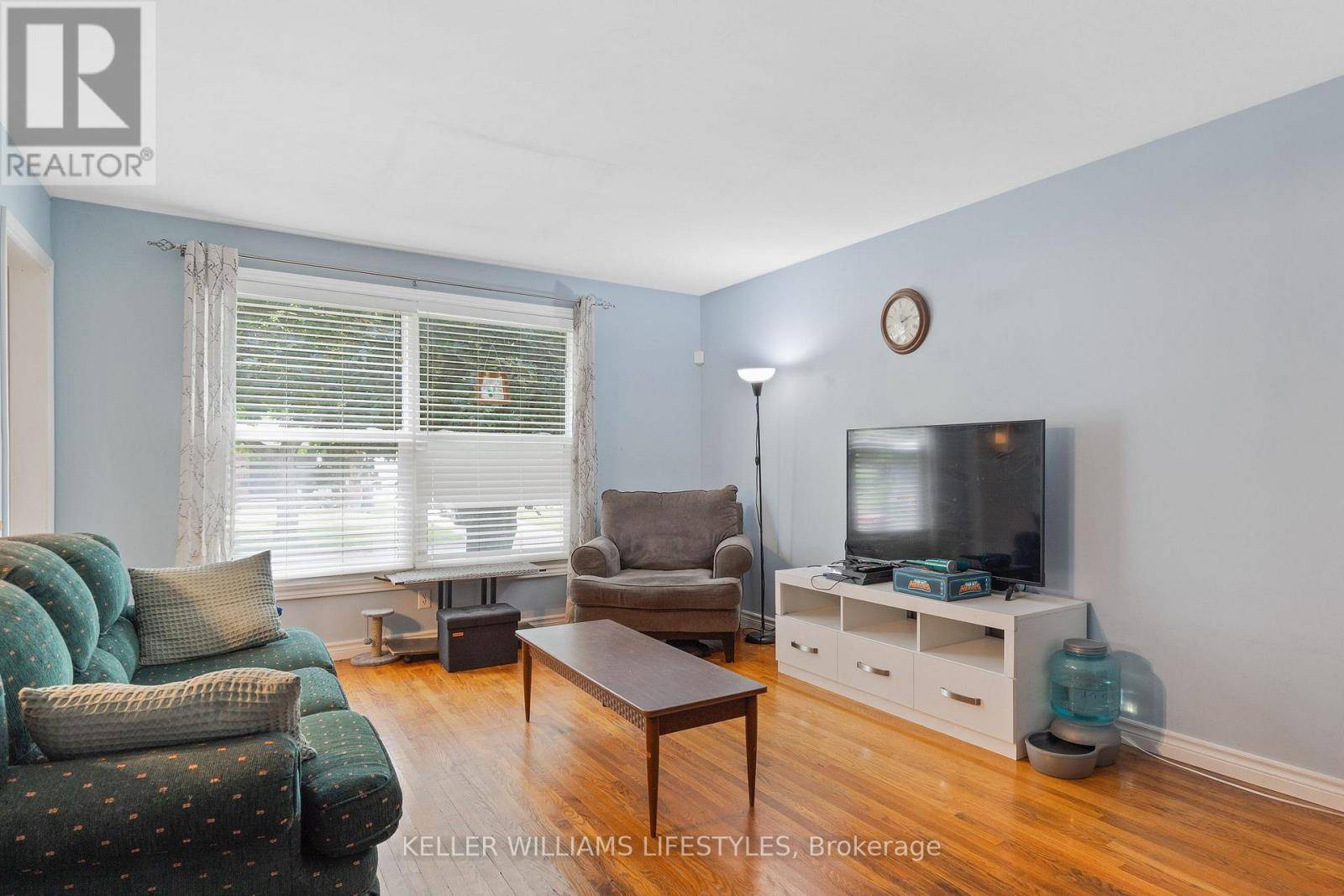 London South (south X), ON N6E1Z6,56 STROUD CRESCENT