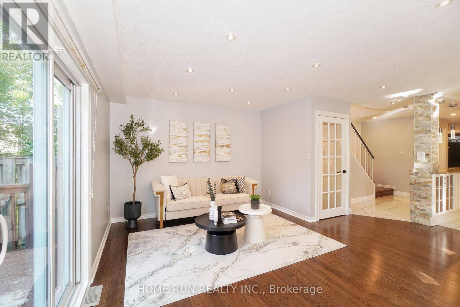 Ottawa, ON K1T3K8,49 BURLINGTON CRESCENT