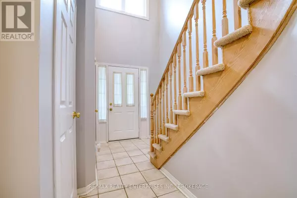 Hamilton (stoney Creek Mountain), ON L8J3V8,800 Paramount DR #2