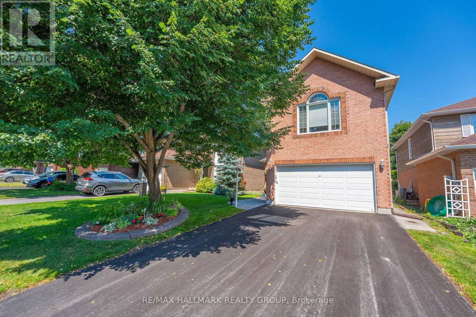 19 CASTLEFIELD AVENUE, Ottawa, ON K2S1E4