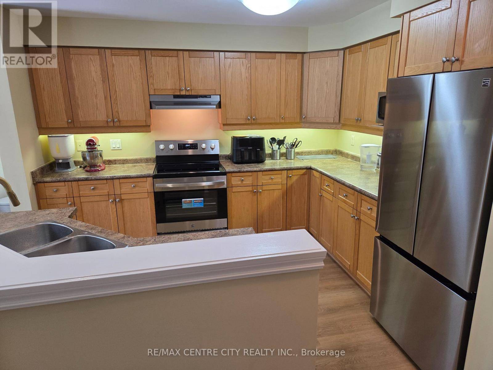 London North (north B), ON N5X4R5,508 Sunnystone RD #16