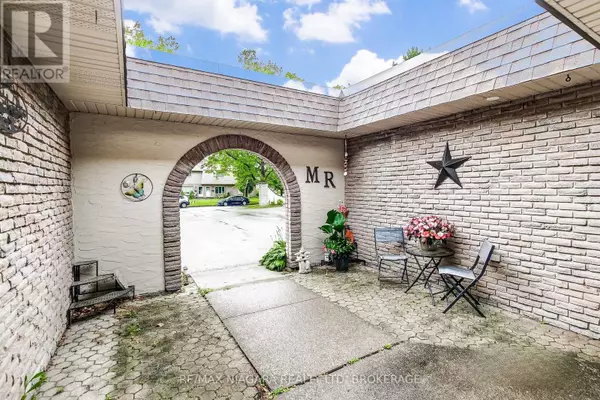 Niagara Falls (morrison), ON L2E5W7,4230 Meadowvale DR #7