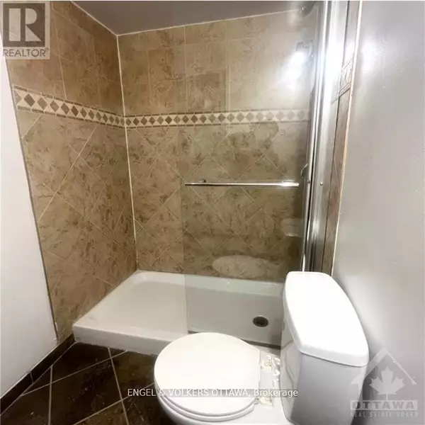 Ottawa, ON K1J8K4,2000 JASMINE CRES #708