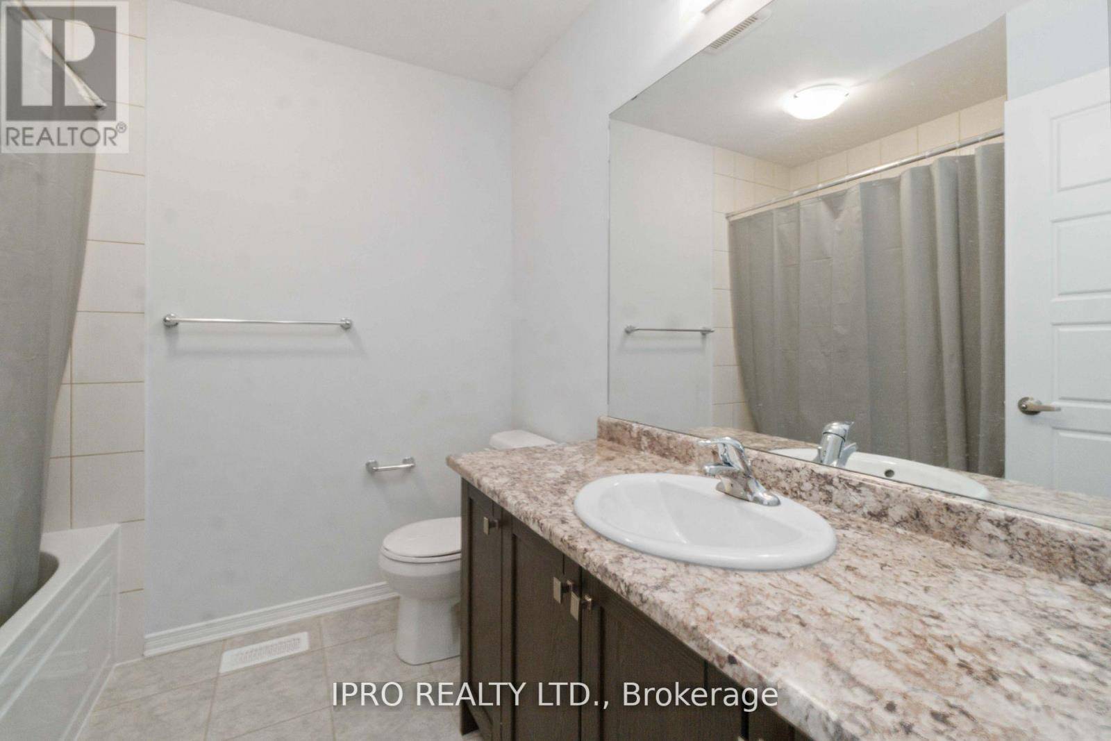 Hamilton (binbrook), ON L0R1C0,17 ARMES STREET