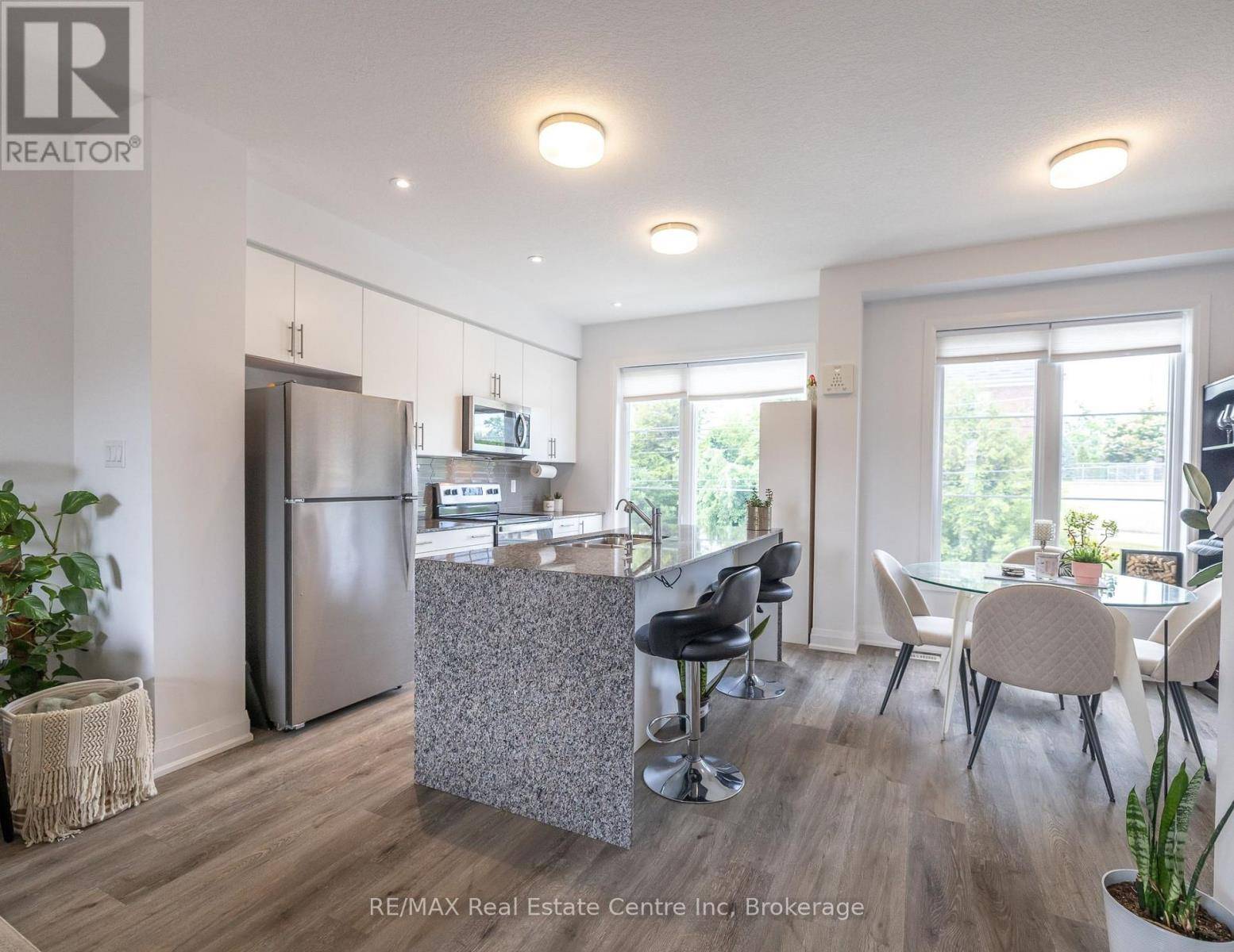 Guelph (st. Patrick's Ward), ON N1E0S7,170 HURON STREET