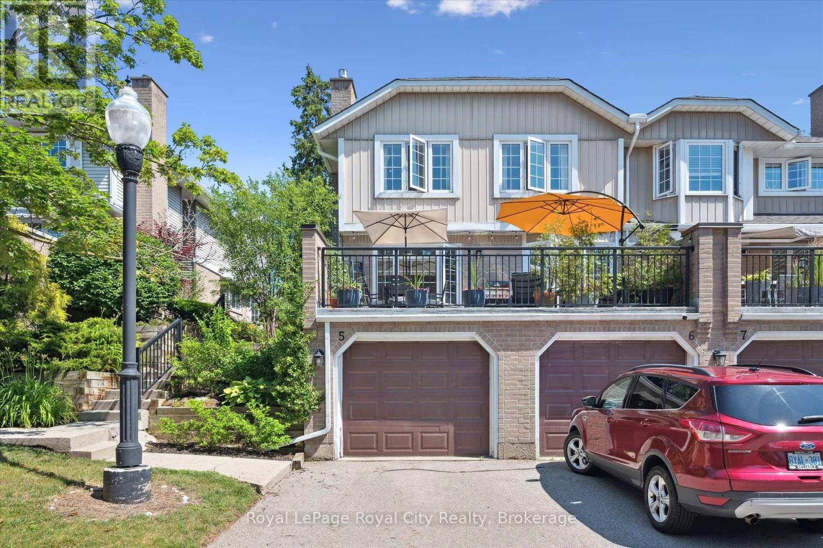 Guelph (victoria North), ON N1E1B7,100 Woodlawn RD East #5