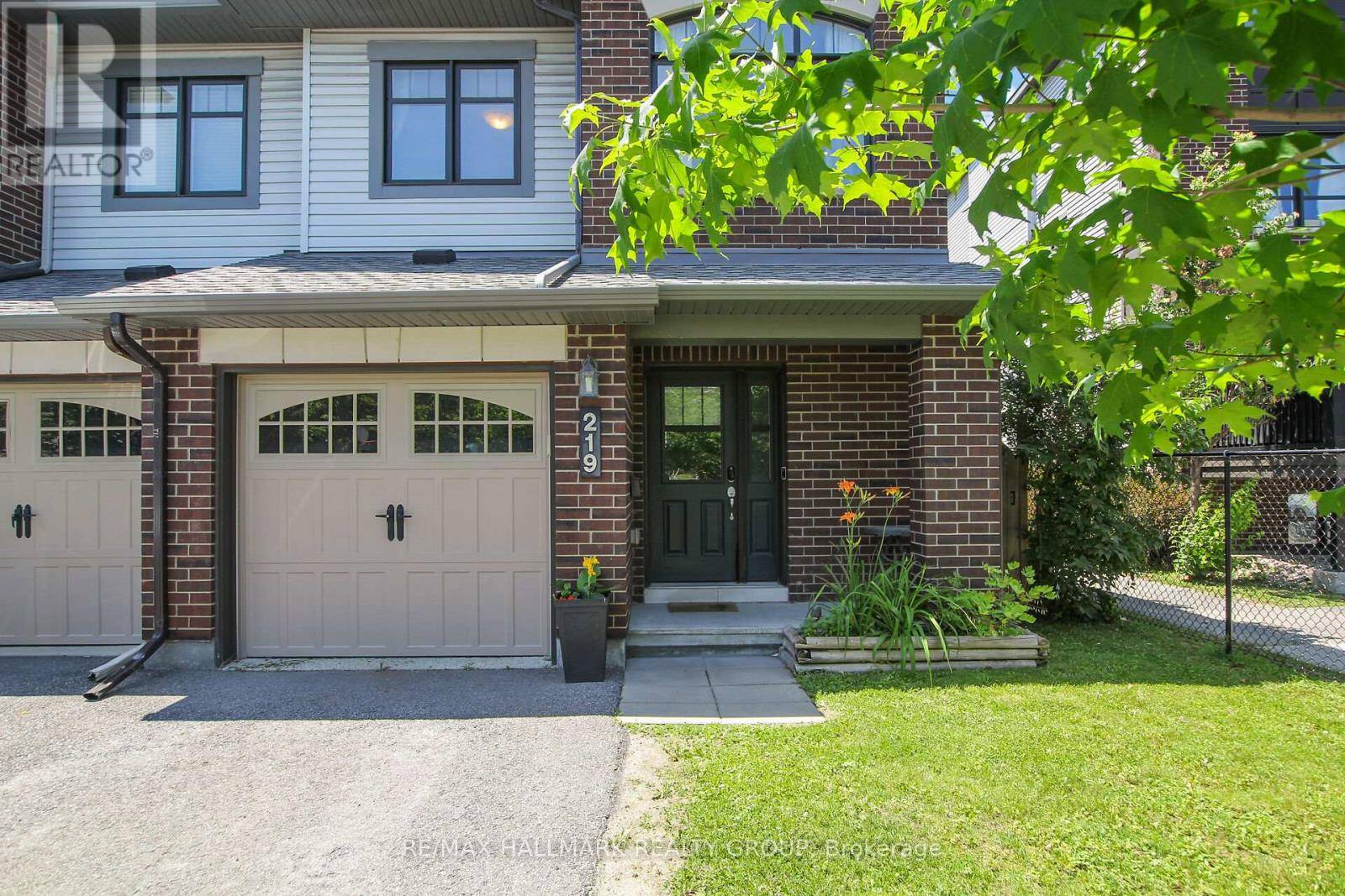 219 MANCINI WAY, Ottawa, ON K2J5X5