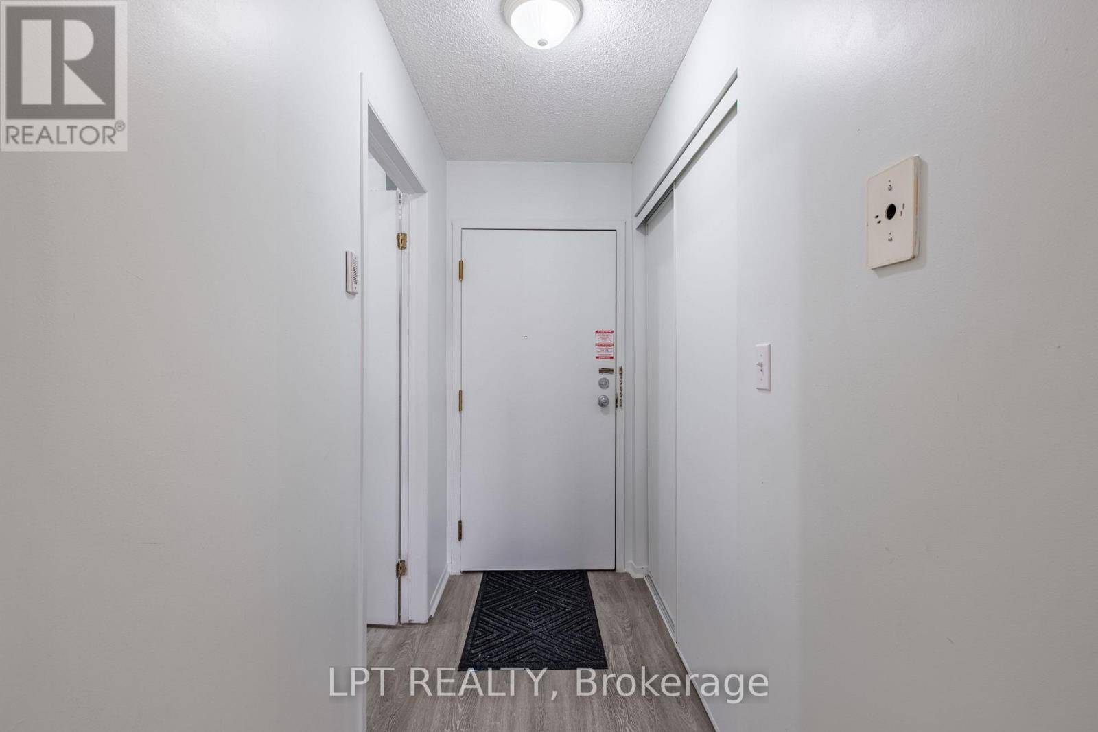 Kingston (east Gardiners Rd), ON K7M8S1,310 Kingsdale AVE #204