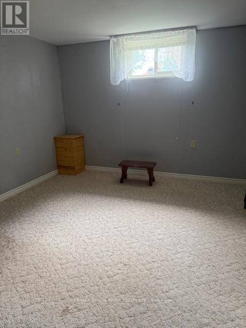 Kawartha Lakes (lindsay), ON K9V1W8,16 DURHAM STREET E