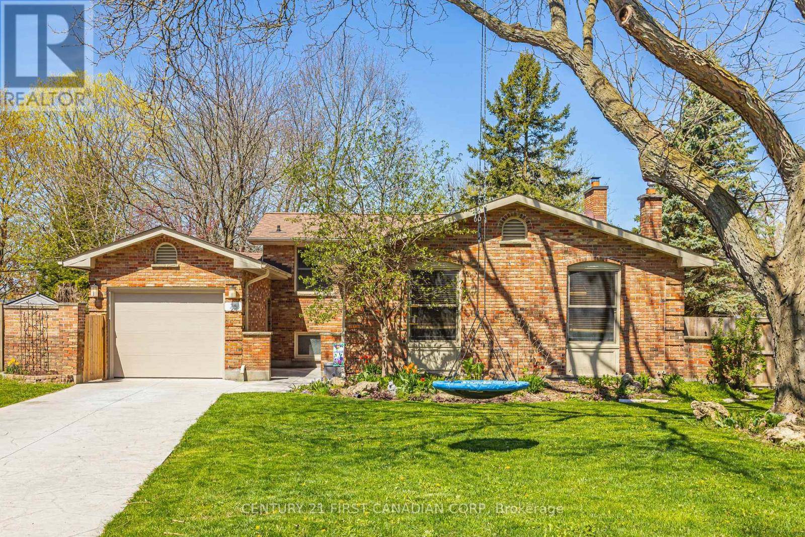 24 GATINEAU CRESCENT, London South (south K), ON N6K2Z7