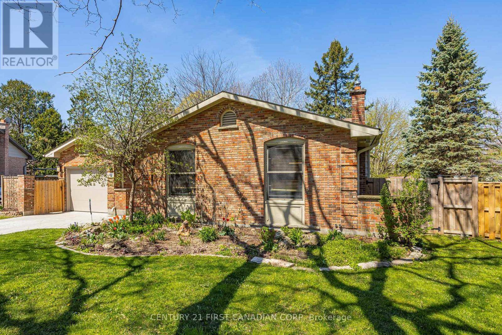 London South (south K), ON N6K2Z7,24 GATINEAU CRESCENT