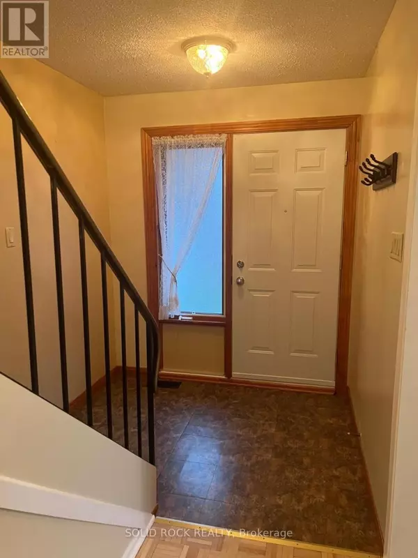 Ottawa, ON K1V8X2,3290 Southgate RD #126