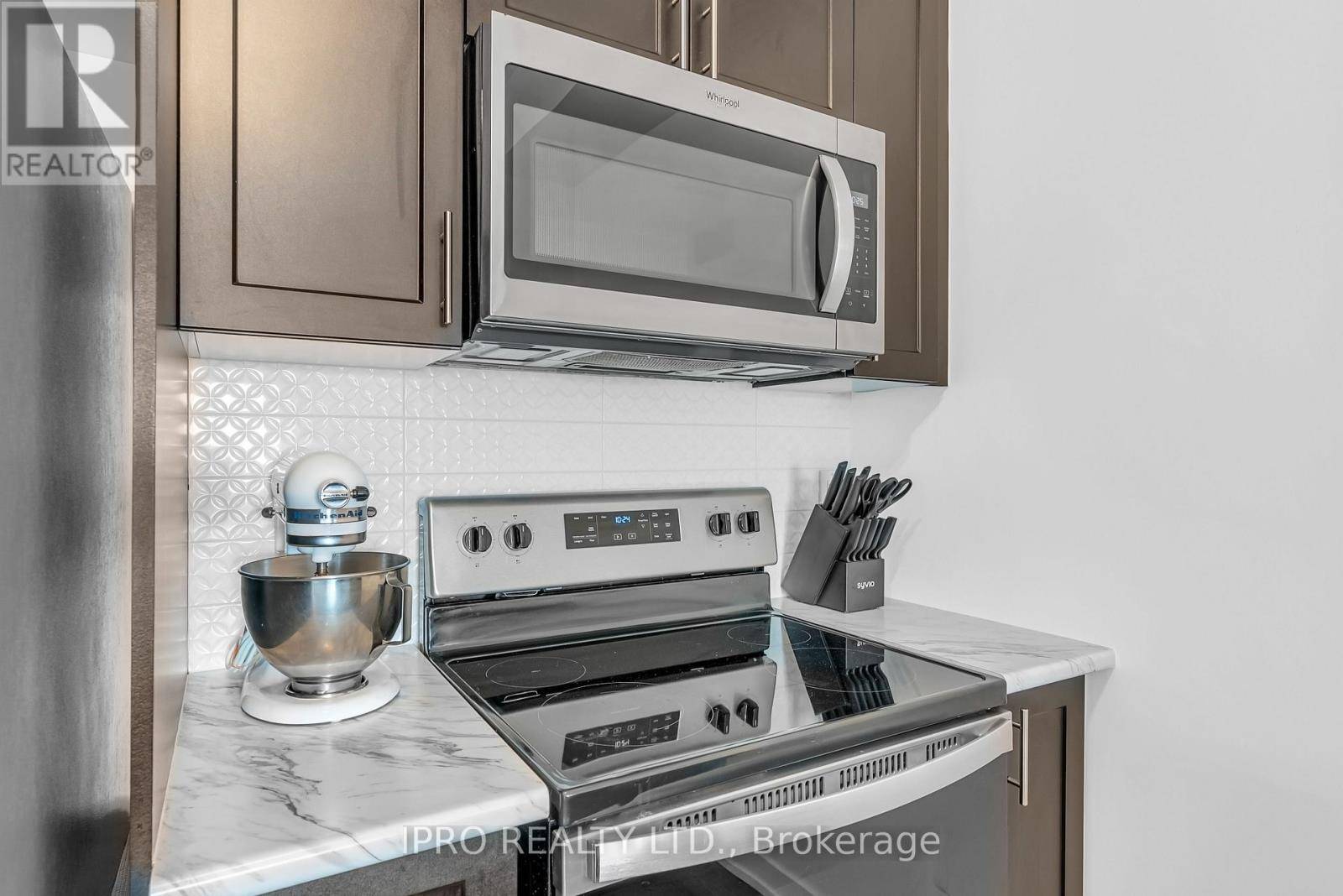 Lincoln (beamsville), ON L3J2J3,5055 Greenlane RD #208