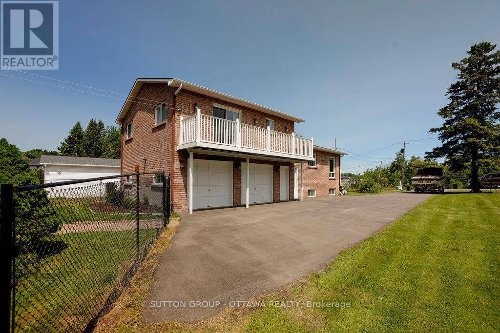 Clarence-rockland, ON K4K1G2,223 DES OUTAOUAIS STREET