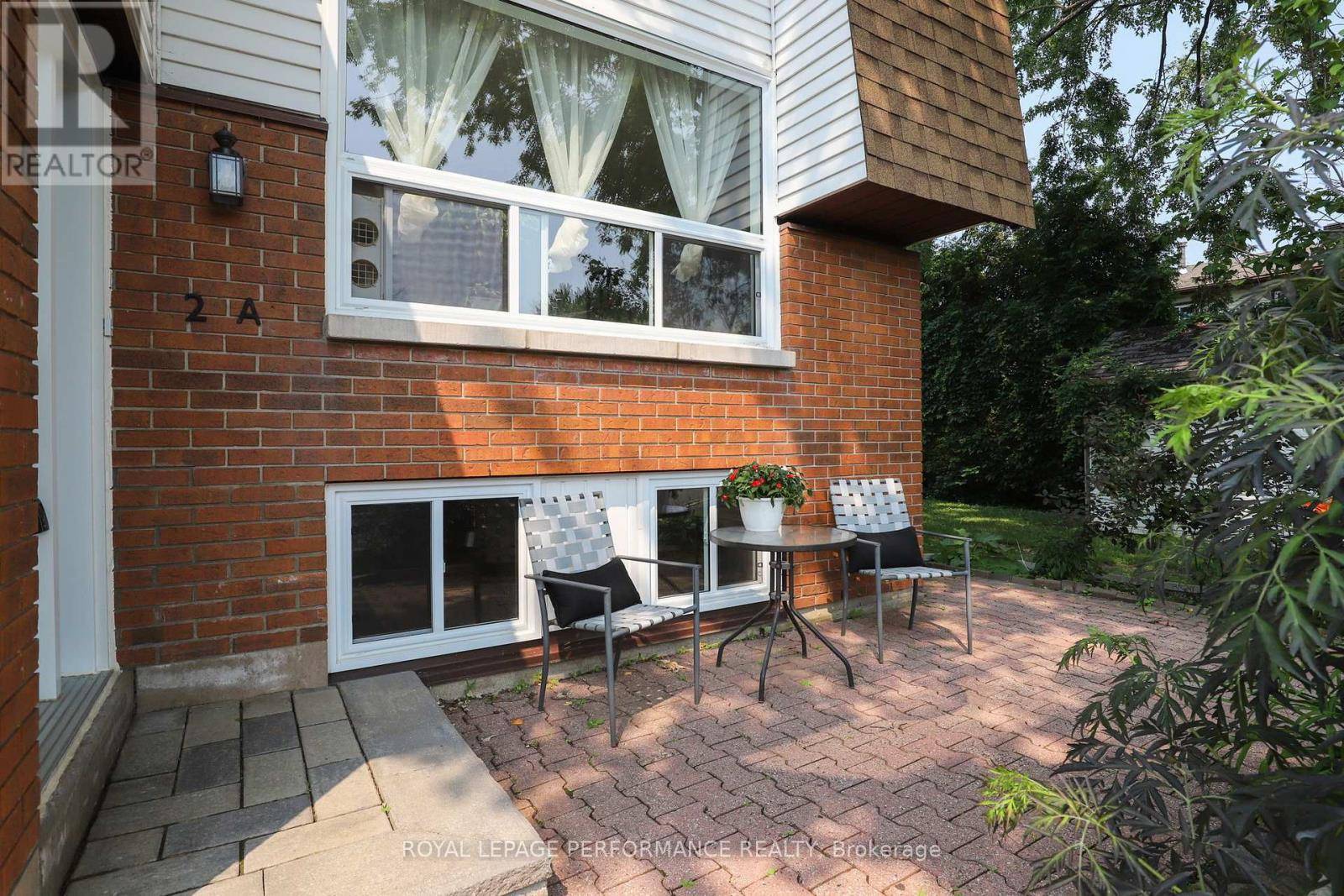 Ottawa, ON K2H9B6,2 Lovell LN #A