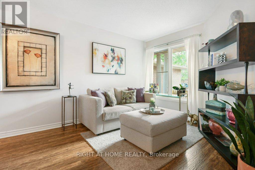 Ottawa, ON K2J4P1,184 BEATRICE DRIVE