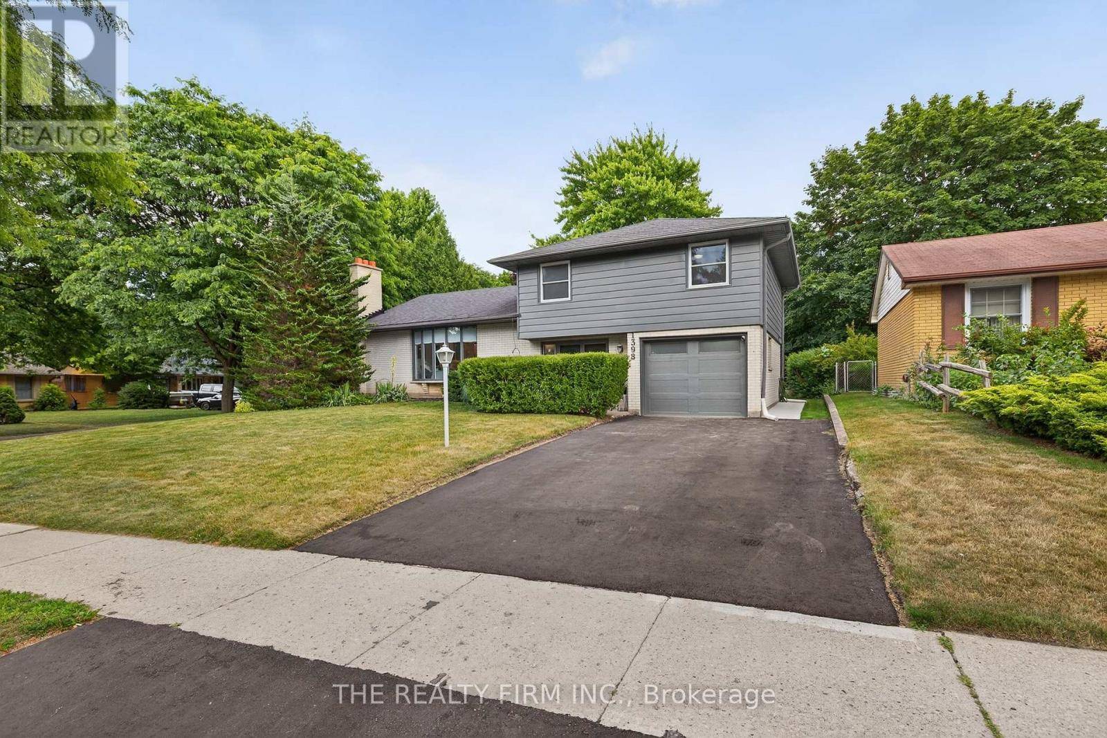 London North (north H), ON N5X1T9,1398 GLENORA DRIVE