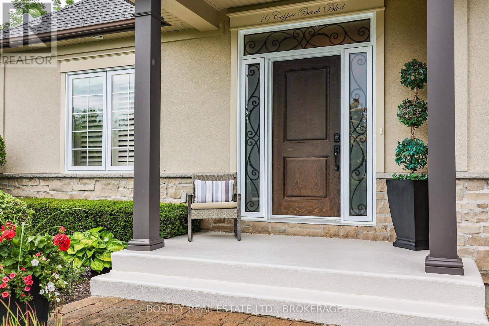 Niagara-on-the-lake (virgil), ON L0S1J0,10 COPPER BEECH BOULEVARD